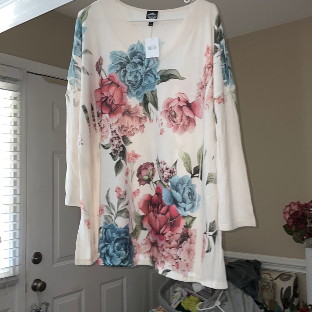 Ladies Xl new light weight sweater.  New with tags